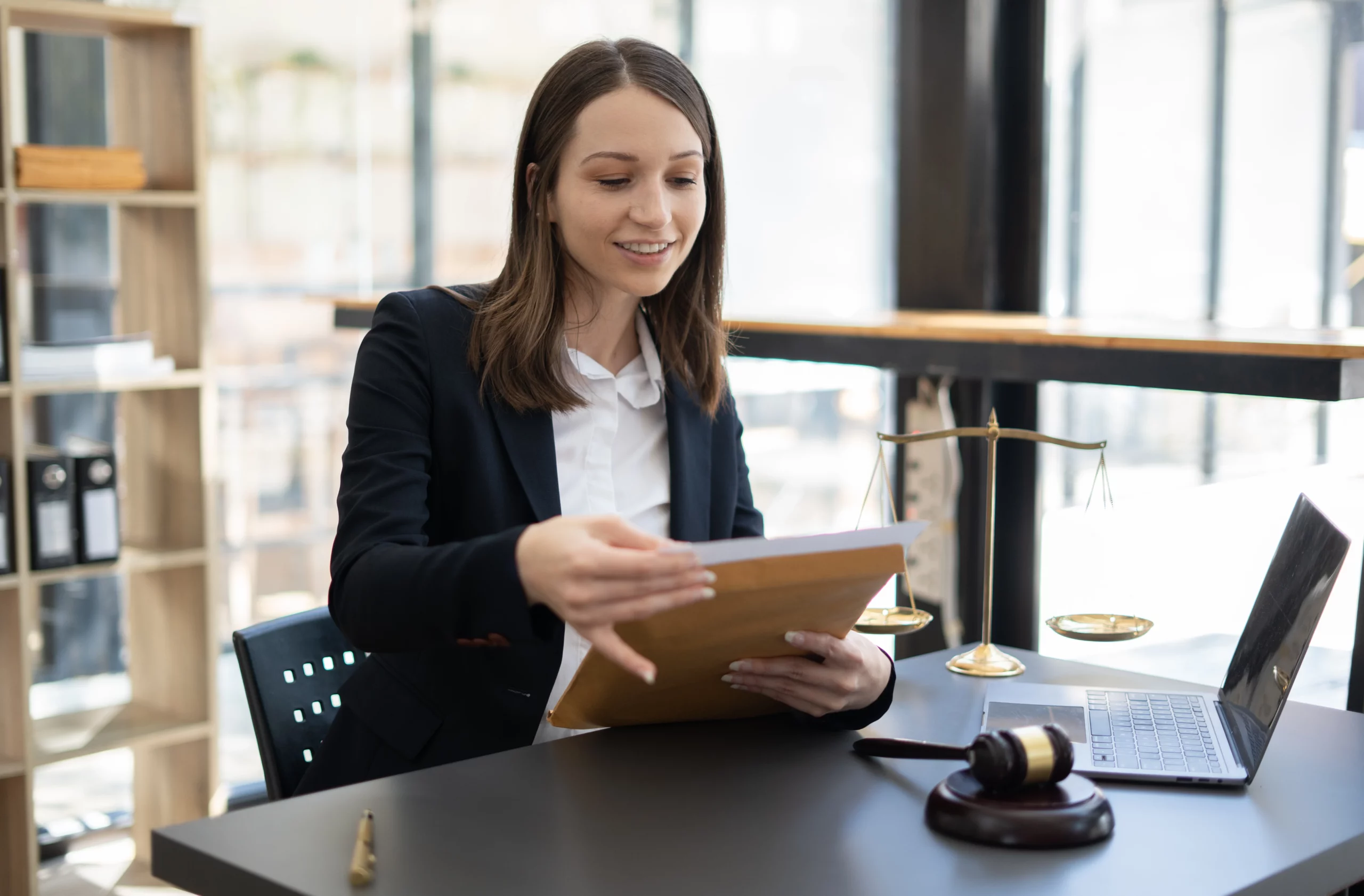 Female employer prepares for a tribunal hearing